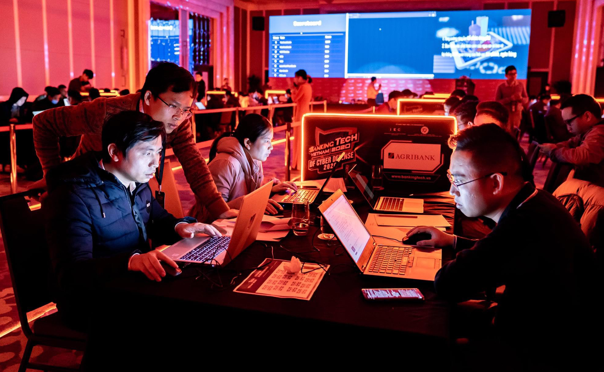 Cảnh giác với các nguy cơ tấn công mạng 